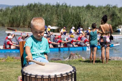 Balaton Cross Paddling in Hungary-stock-foto