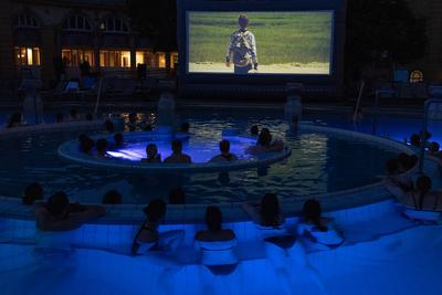 CineSpa in Szechenyi Bath in Budapest-stock-foto