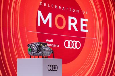 PPE engine production starts in Gyor Audi factory-stock-foto