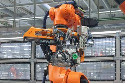 PPE engine production starts in Gyor Audi factory-stock-foto
