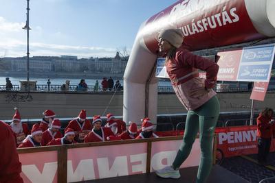 Santa Run in Budapest-stock-foto
