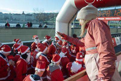Santa Run in Budapest-stock-foto