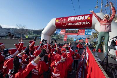 Santa Run in Budapest-stock-foto