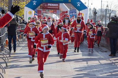 Santa Run in Budapest-stock-foto