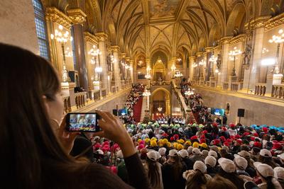 Children?s Christmas in Hungarian Parliament-stock-photo