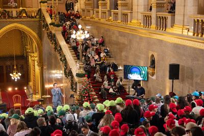 Children”s Christmas in Hungarian Parliament-stock-photo