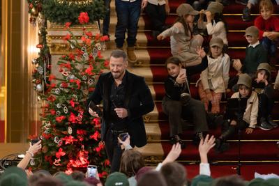 Children”s Christmas in Hungarian Parliament-stock-photo