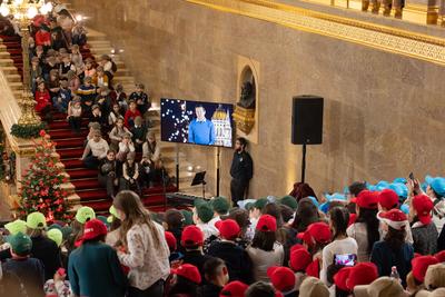 Children”s Christmas in Hungarian Parliament-stock-photo