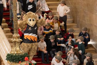 Children?s Christmas in Hungarian Parliament-stock-foto