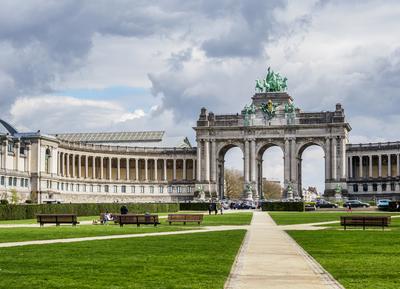 Arcade du Cinquantenaire, Cinquantenaire Park, Brussels, Belgium-stock-photo