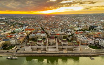 Parliament building at the bank of Danube river, Budapest, Hungary-stock-foto