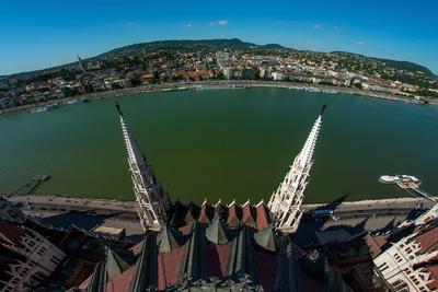 Parliament building at the bank of Danube river, Budapest, Hungary-stock-foto