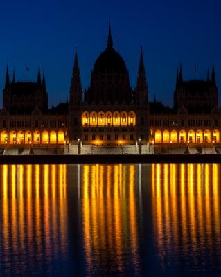 Parliament building at the bank of Danube river, Budapest, Hungary-stock-foto