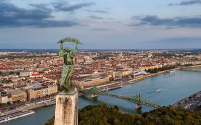 Aerial Budapest cityscape form Gellert Hill.-stock-foto