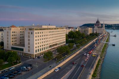 Aerial view of the Hungarian parliament office building, Budapest-stock-photo