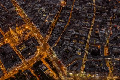 Budapest night streetscape-stock-foto