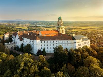 Pannonhalama Benedictine abbey.-stock-foto