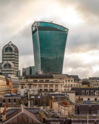 Rooffs of London and Walkie talkie tower-stock-foto