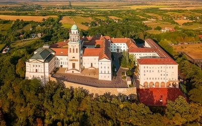 Pannonhalama Benedictine abbey, Hungary-stock-foto