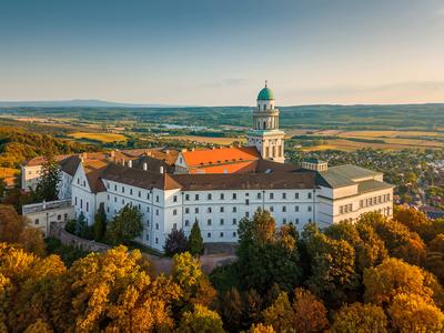 Pannonhalama Benedictine abbey, Hungary-stock-foto