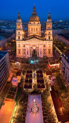 Christmas market in St Stephen square, opposite the Basilica.-stock-photo