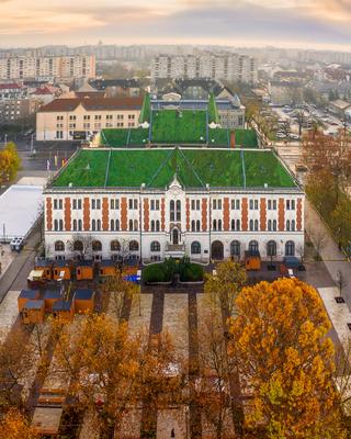 Fantastic high quality photos about center of Ujpest with City hall and Queen of Heaven church.-stock-foto