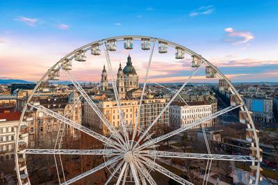 Ferris wheel In Hungary Budapest-stock-foto