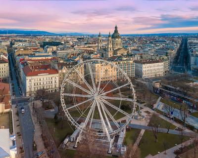 Ferris wheel In Hungary Budapest.-stock-foto