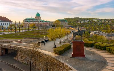 Europe hungary Budapest Buda Castle Artus Gorgey statue-stock-foto