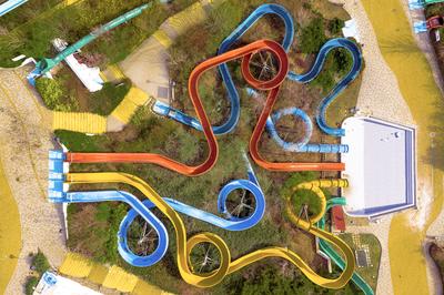 Europe Hungary Mogyorod Abandoned aquapark-stock-foto
