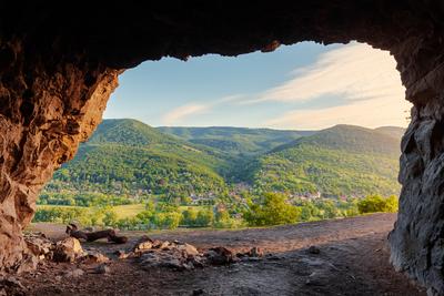 hermits cave in Danube bend near by Nagymaros-stock-foto