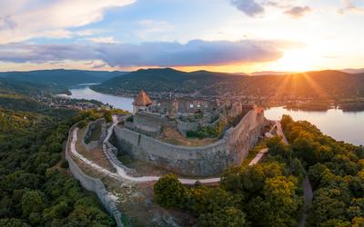 Amazing aerial landscapes about the Visegrad Castle in Hungary-stock-foto