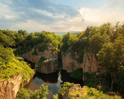Flooded ancient stone quarry in Hungary near Sarospatak-stock-foto