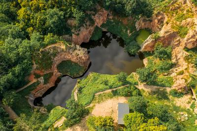 Flooded ancient stone quarry in Hungary near Sarospatak-stock-foto