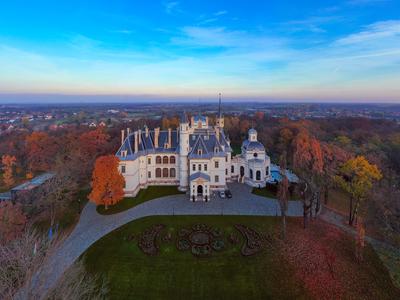Botaniq castle in Tura City Hungary-stock-foto