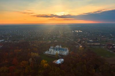 Botaniq castle in Tura City Hungary-stock-foto