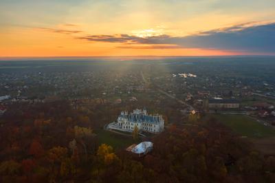 Botaniq castle in Tura City Hungary-stock-foto