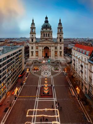 Saint Stephen square and Basilica 2020-stock-photo