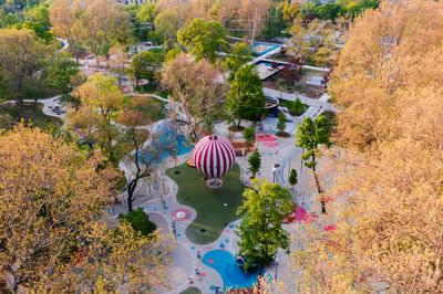 Budapest City park big playground-stock-foto