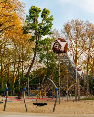 Budapest City park big playground-stock-foto
