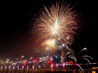 Giant firework in Budapest-stock-foto