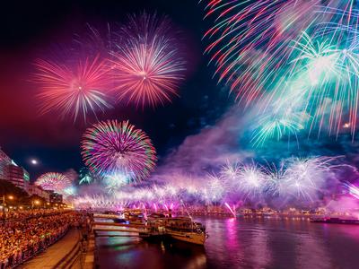 Giant firework in Budapest-stock-foto