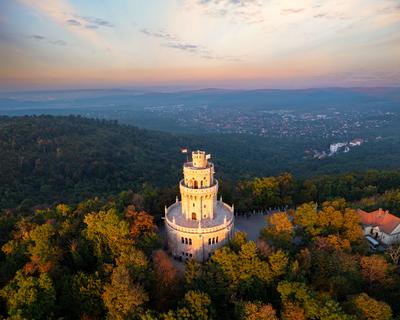 Erzsebet lookout tower in Budapest Normafa hill-stock-foto