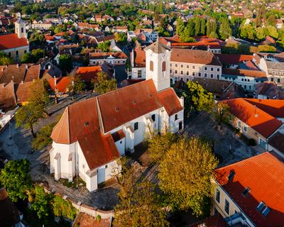 St. John's Parish Church in Szentendre in Hungary.-stock-foto
