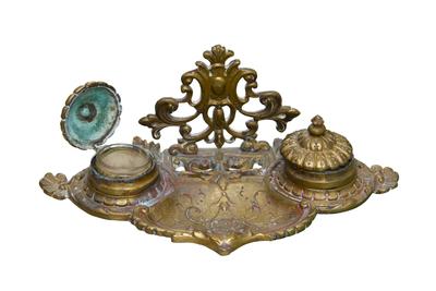 Ornate antique brass inkwell isolated.-stock-foto