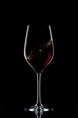 Red wine in glass-stock-foto