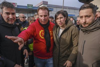 Pd Secretary Elly Schlein visits striking Stellantis workers-stock-foto