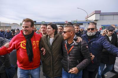 Pd Secretary Elly Schlein visits striking Stellantis workers-stock-foto