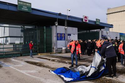 Pd Secretary Elly Schlein visits striking Stellantis workers-stock-foto