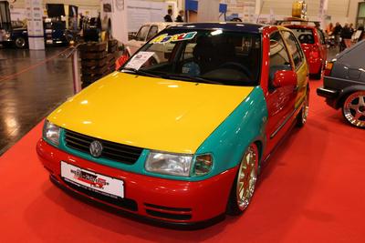 VW Polo Harlekin (Baureihe 6N), 41. Classic & Prestige Salon S.I.H.A. im Rahmen der 55. Essen Motor Show 2023 (02.-10.12-stock-foto